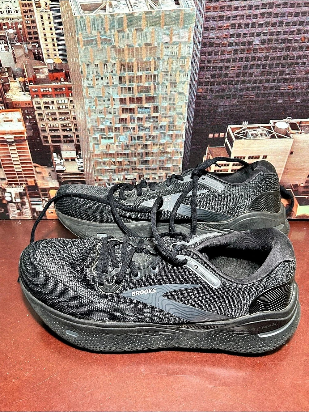 Brooks Adrenaline GTS 23 Black Athletic Shoes US 9.5